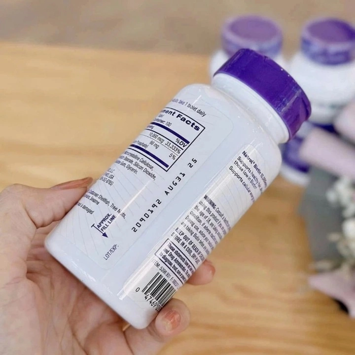 Xem thành phần Biotin 1000 mcg trên lọ chai
