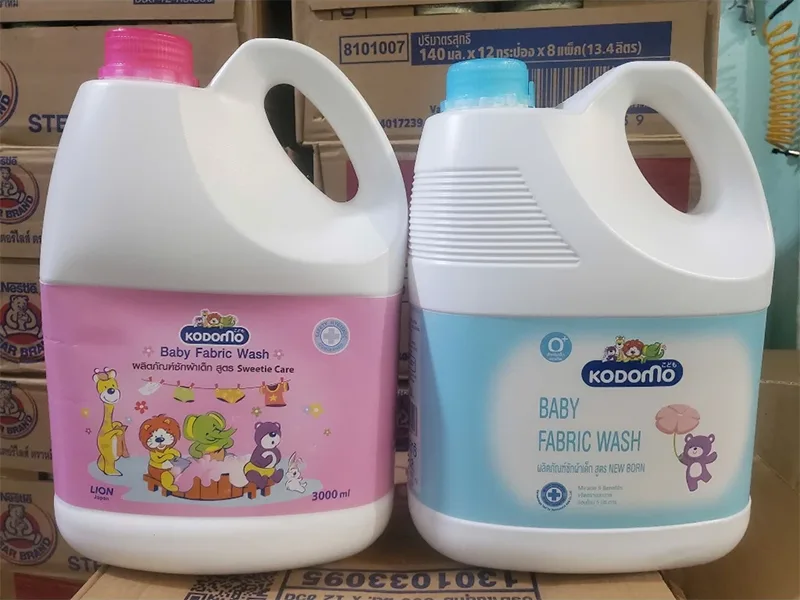 Chai nước giặt Kodomo cho trẻ sơ sinh với mùi thơm dịu nhẹ
