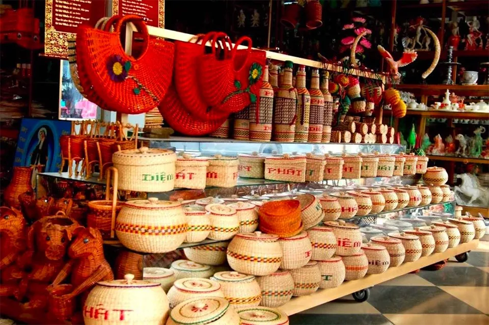 Quà lưu niệm thủ công từ các làng nghề truyền thống ở miền Bắc
