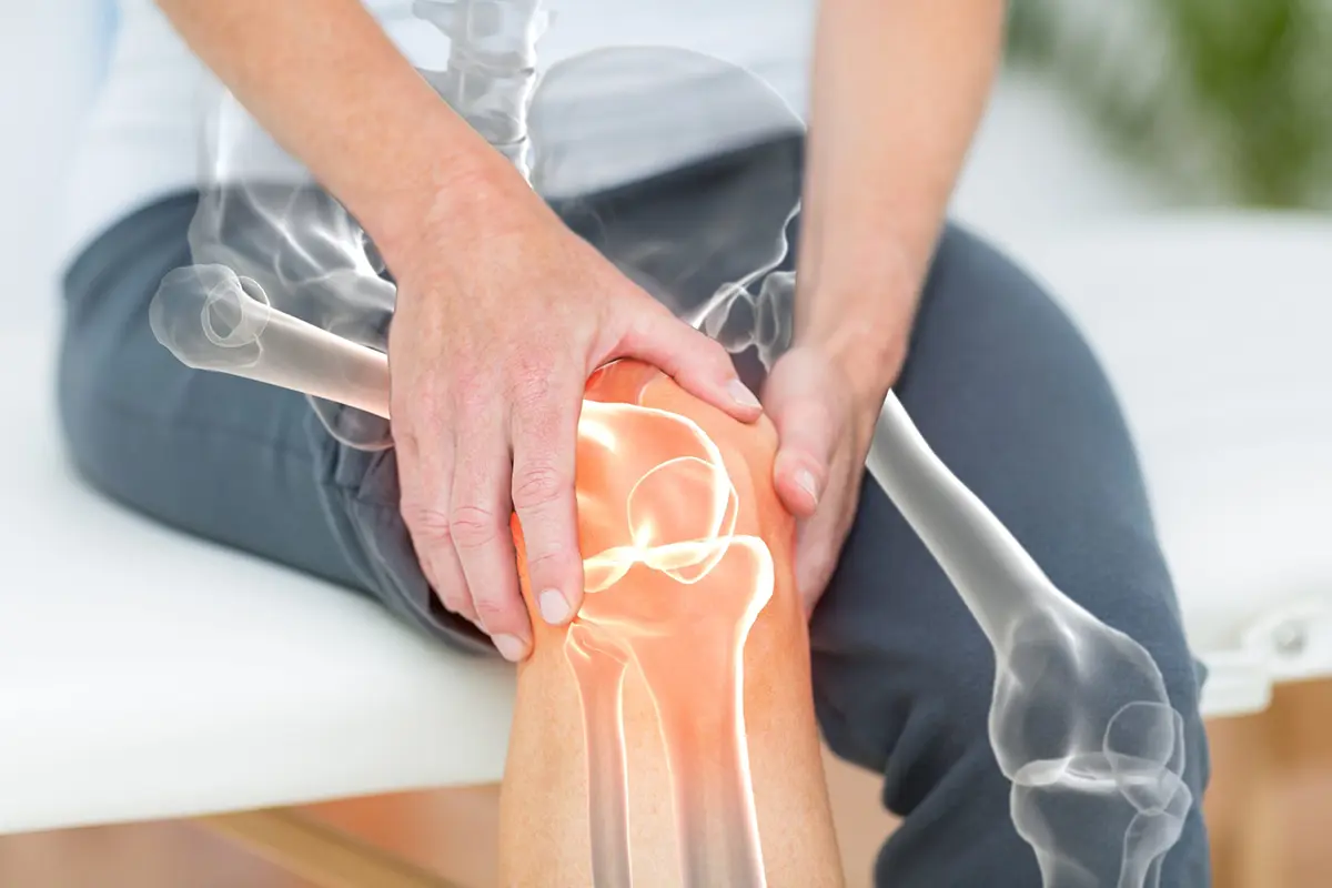 Đau nhức xương khớp là dấu hiệu thường gặp khi thiếu canxi